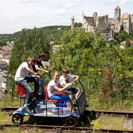 La Maison Aux Volets Verts Ferienhaus Bonnes (Vienne)